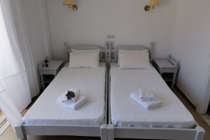 Room 28 of 34