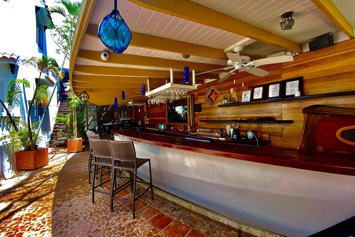 Sports bar