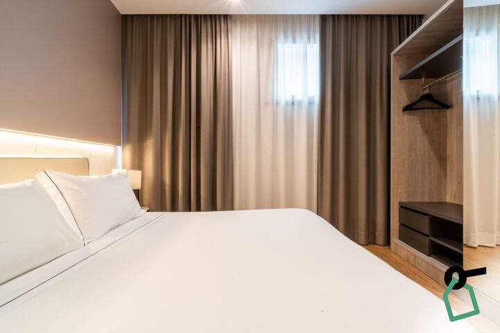 Room 13 of 44