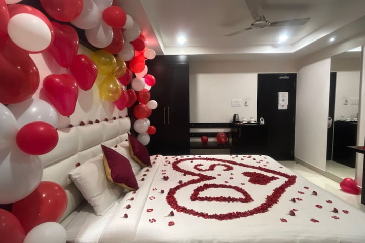 Room 14 of 32