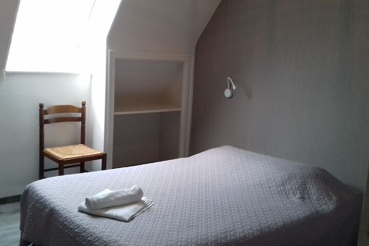Room 2 of 27
