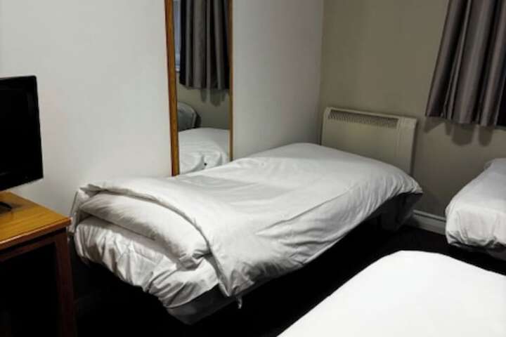 Room 8 of 15