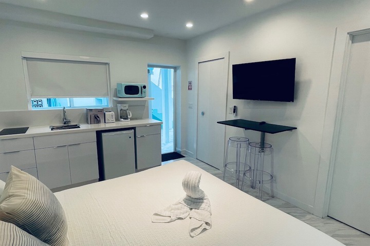 Room 17 of 174