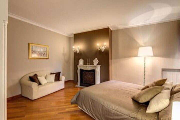 Room 26 of 33