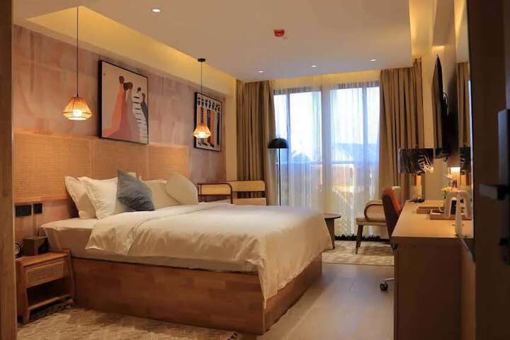 Room 9 of 20