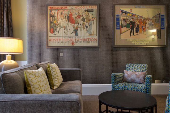 Lounge 71 of 82