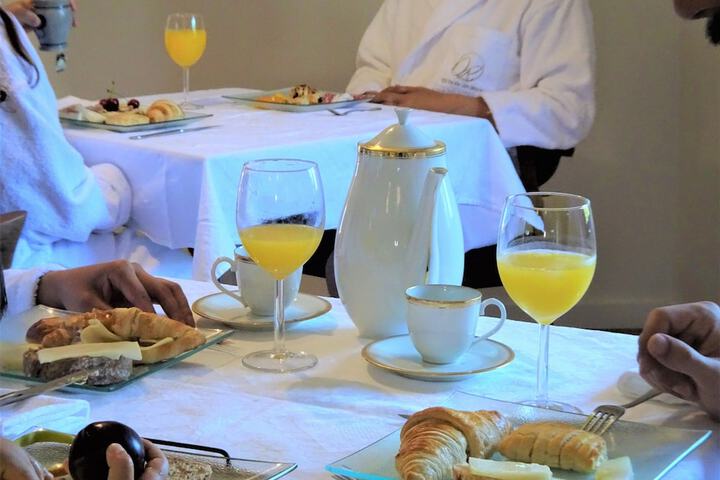 Breakfast/Coffee Service 30 of 53