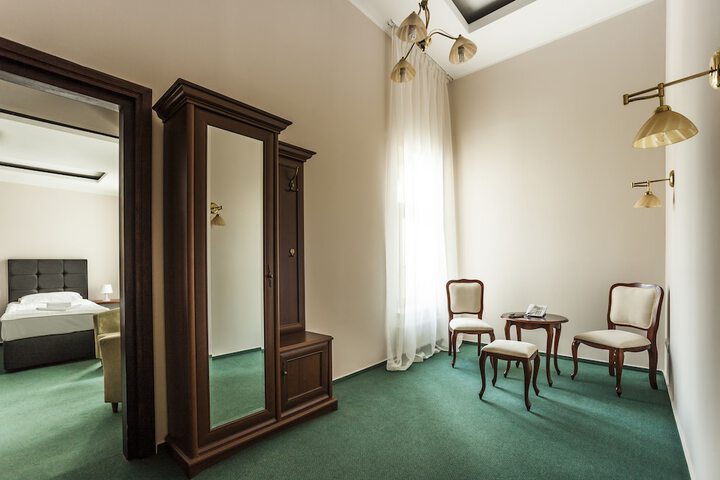 Room 18 of 41