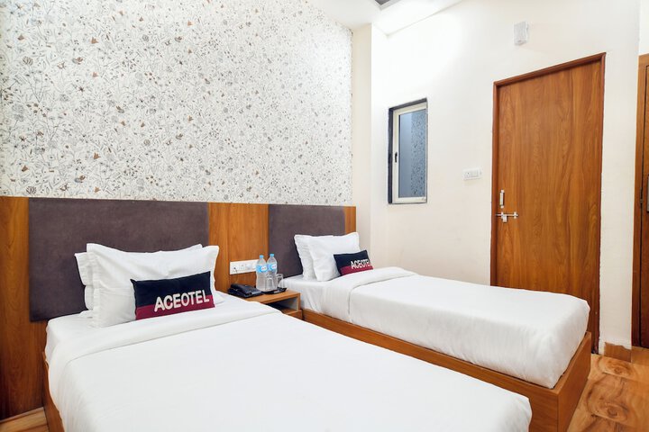 Room 12 of 48