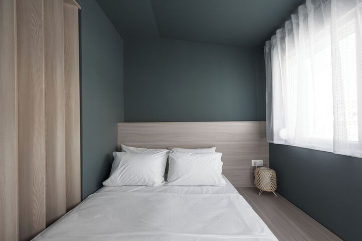 Room 5 of 60