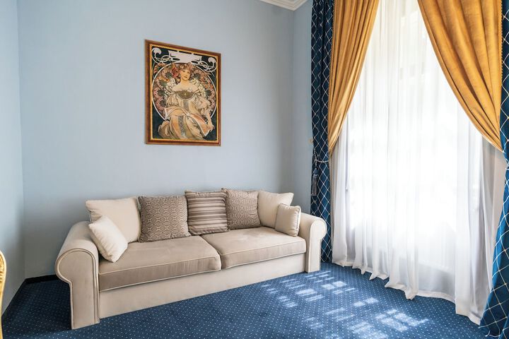 Room 16 of 35
