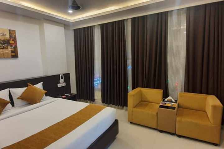 Room 34 of 72