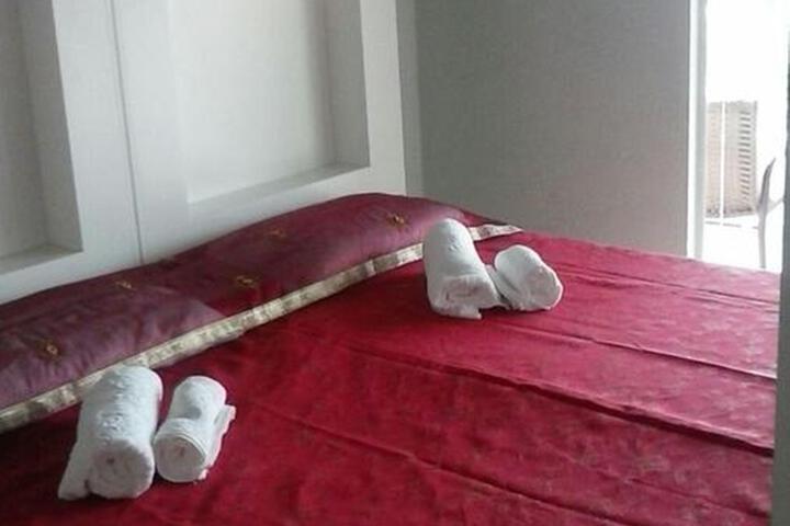 Room 7 of 9