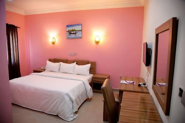 Room 14 of 43