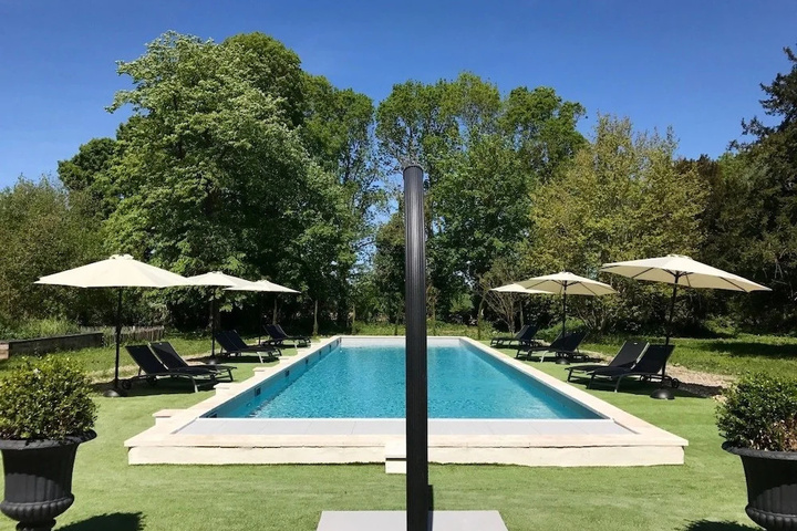 Pool 12 of 18