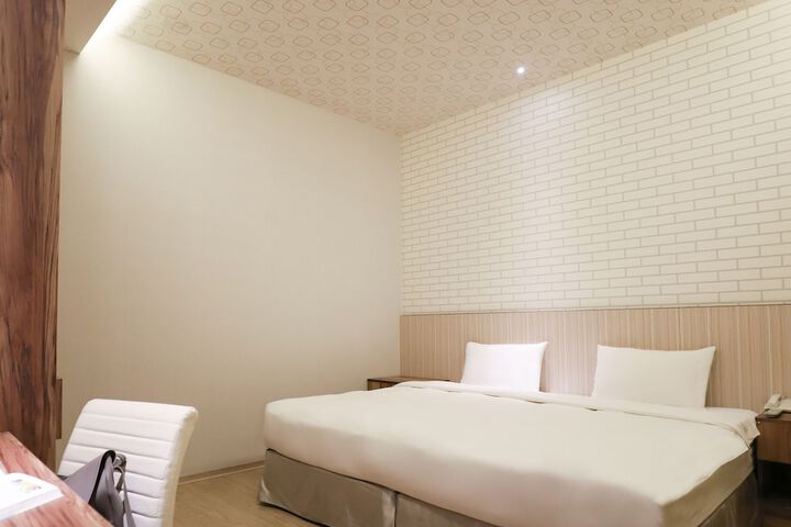 Room 13 of 59