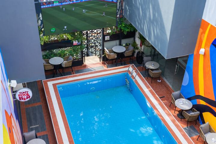 Pool 18 of 37