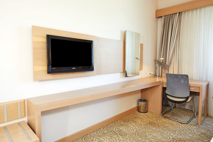Room 8 of 36