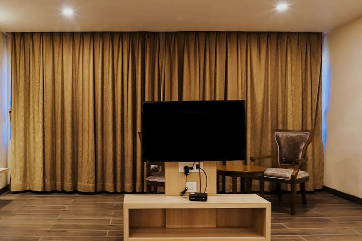Room 33 of 49