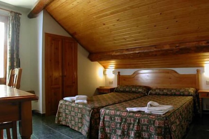 Room 3 of 41