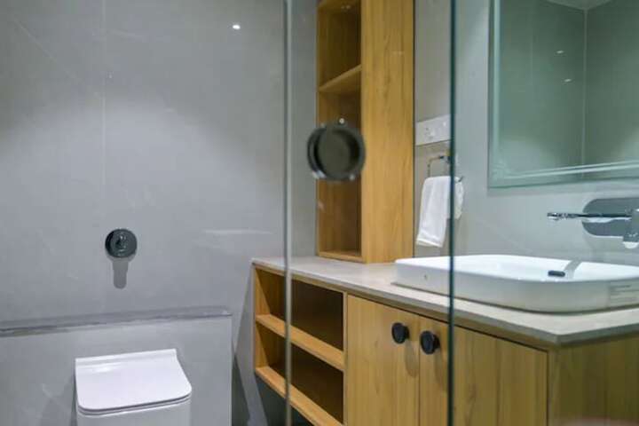 Room 3 of 24