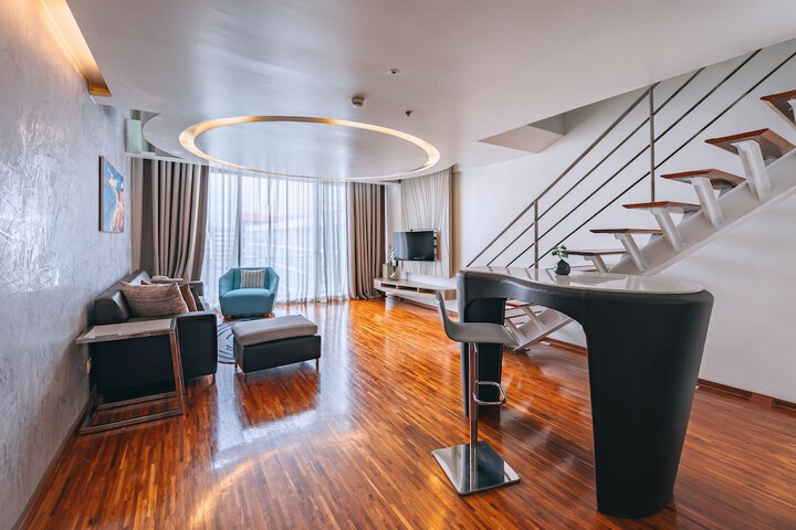 Room 68 of 148