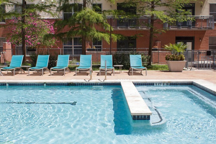 Pool 28 of 34