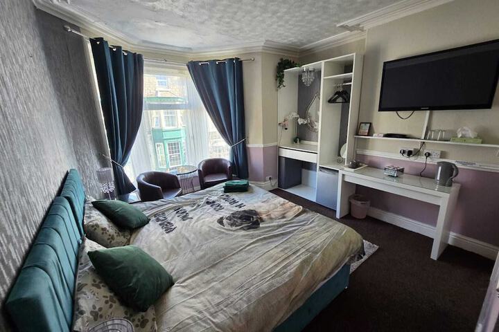 Room 12 of 41