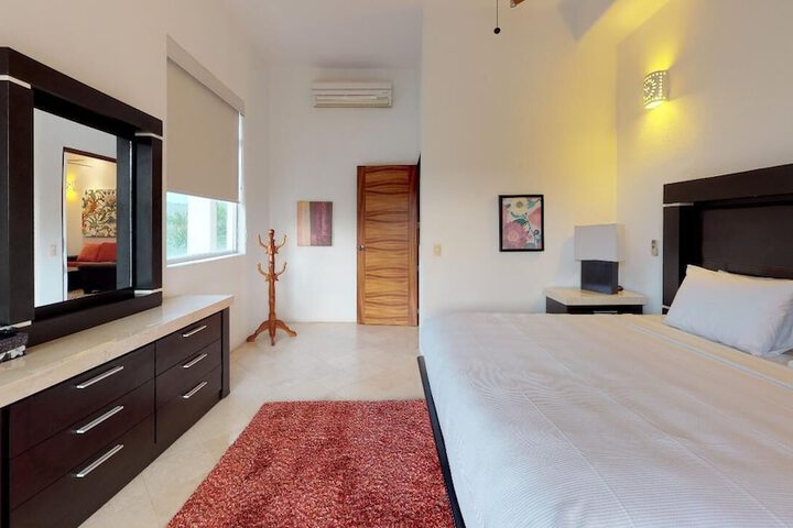 Room 4 of 26