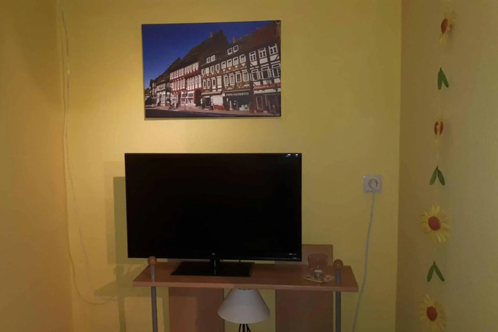 Room 2 of 16
