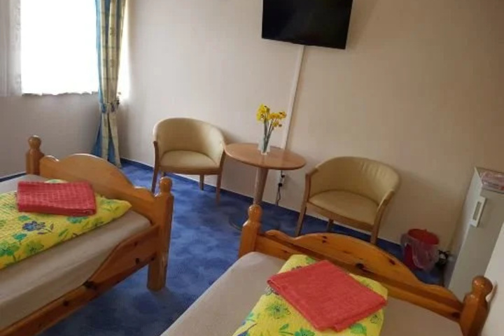 Room 8 of 8