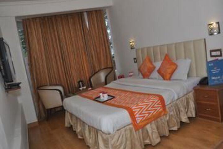 Room 13 of 25