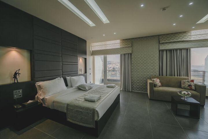 Room 26 of 60