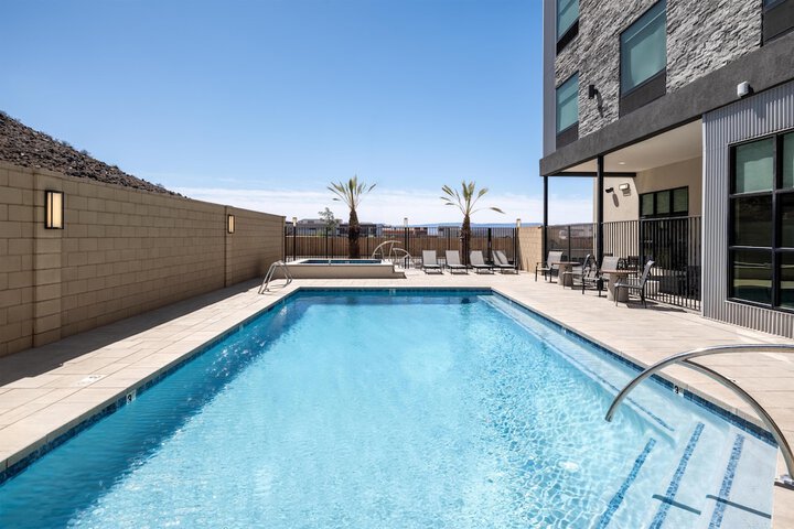 Swimming pool at atHOME by Best Western St. George