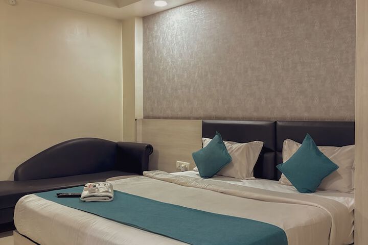 Room 11 of 39
