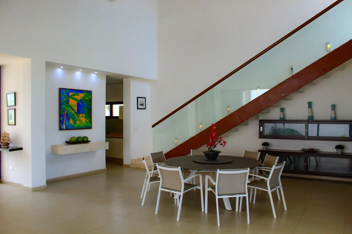 Room 13 of 28