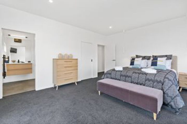 Room 5 of 20
