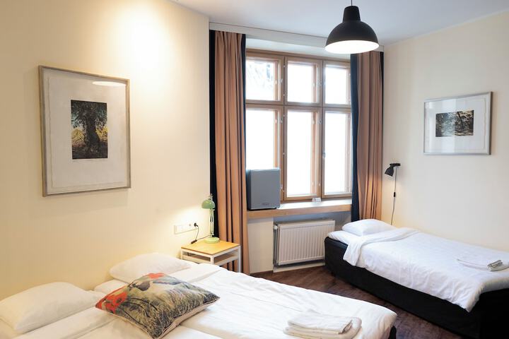 Room 52 of 93