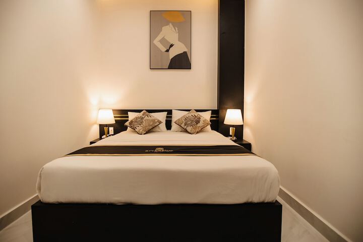 Room 21 of 32
