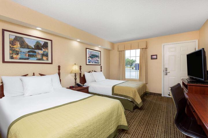 2 Double Beds (1 of 11)