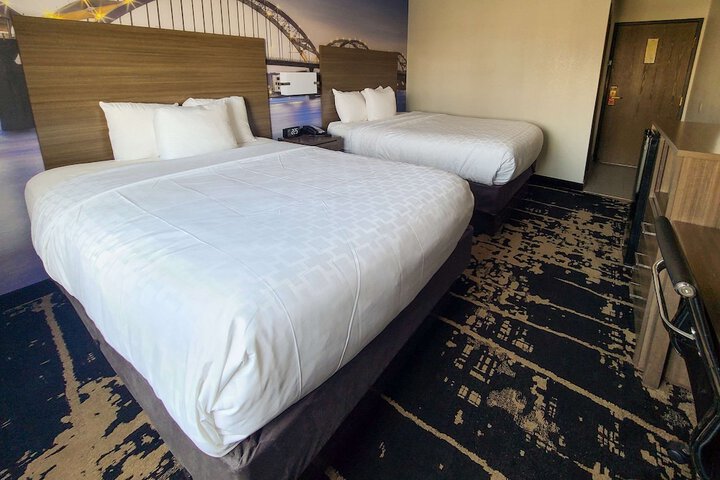 2 Queen Beds (13 of 13)