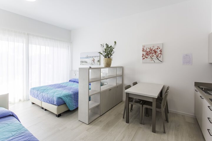 Room 3 of 61