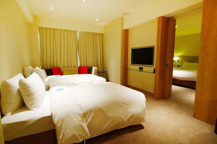 Room 18 of 44