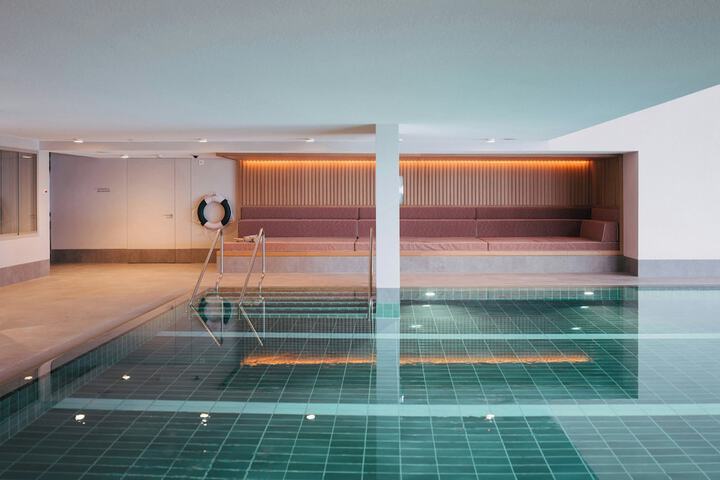 Pool 105 of 233