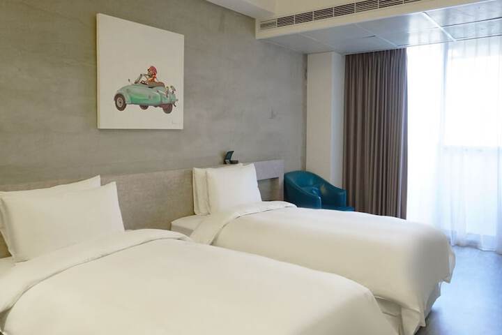 Room 27 of 50