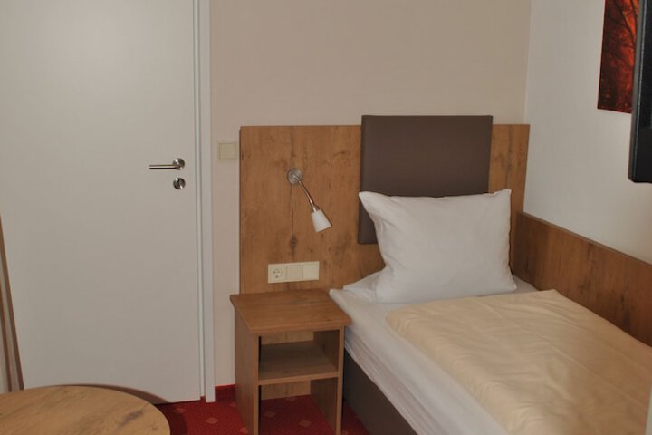Room 5 of 49