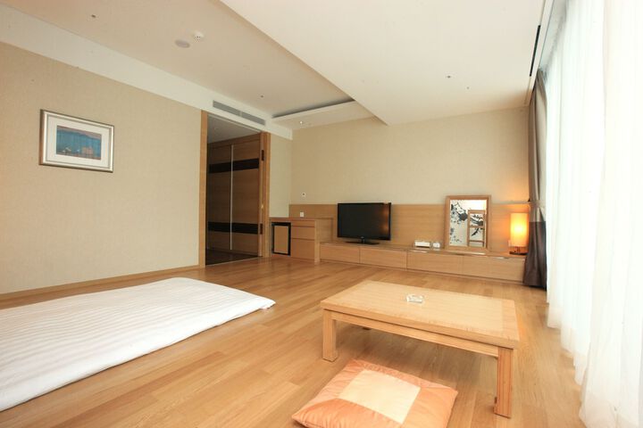 Room 12 of 54