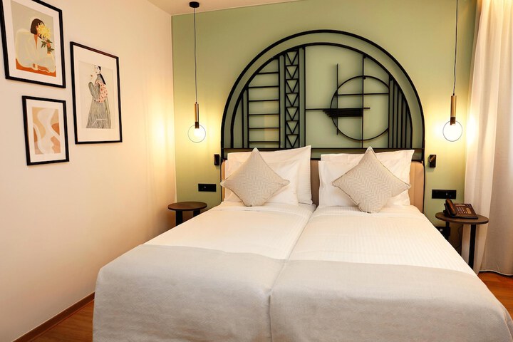Room 54 of 88