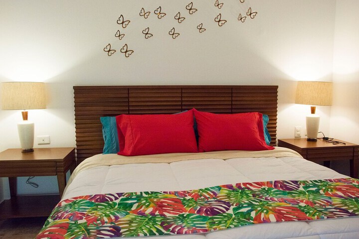 Room 3 of 36