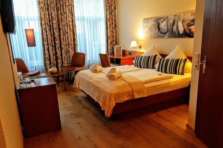 Room 33 of 51